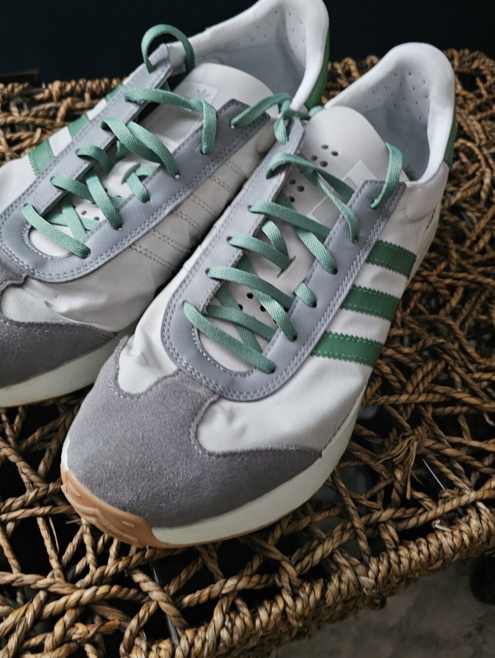 Adidas Men’s White Sneakers with Green Stripes and Mint Laces Mens 11 - Picture 8 of 8
